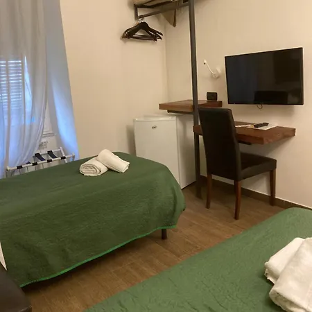 Bella Napoli Trattoria Pizzeria 3*