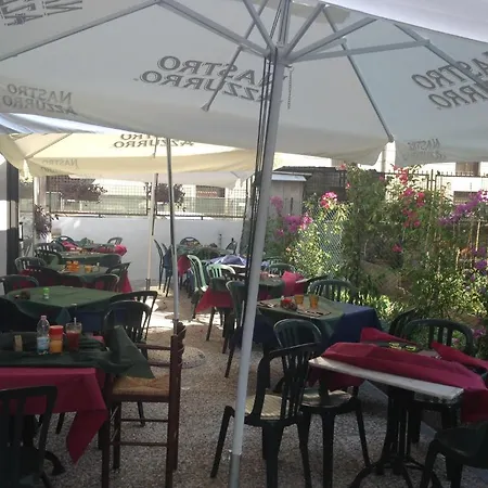 Bella Napoli Trattoria Pizzeria Ла-Спеція