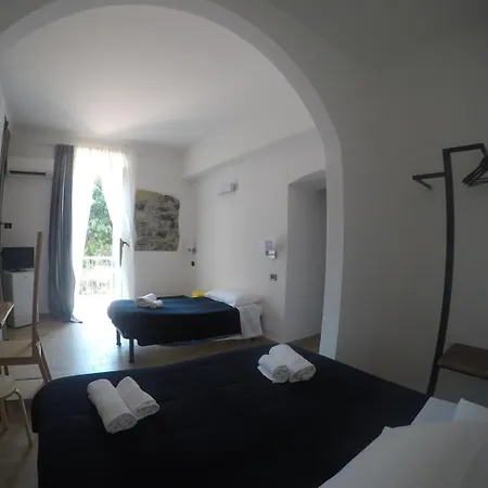 Bella Napoli Trattoria Pizzeria 3*