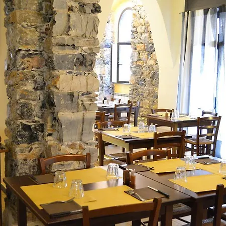 Bella Napoli Trattoria Pizzeria 3*