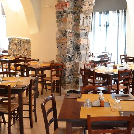Bella Napoli Trattoria Pizzeria Guest house La Spezia